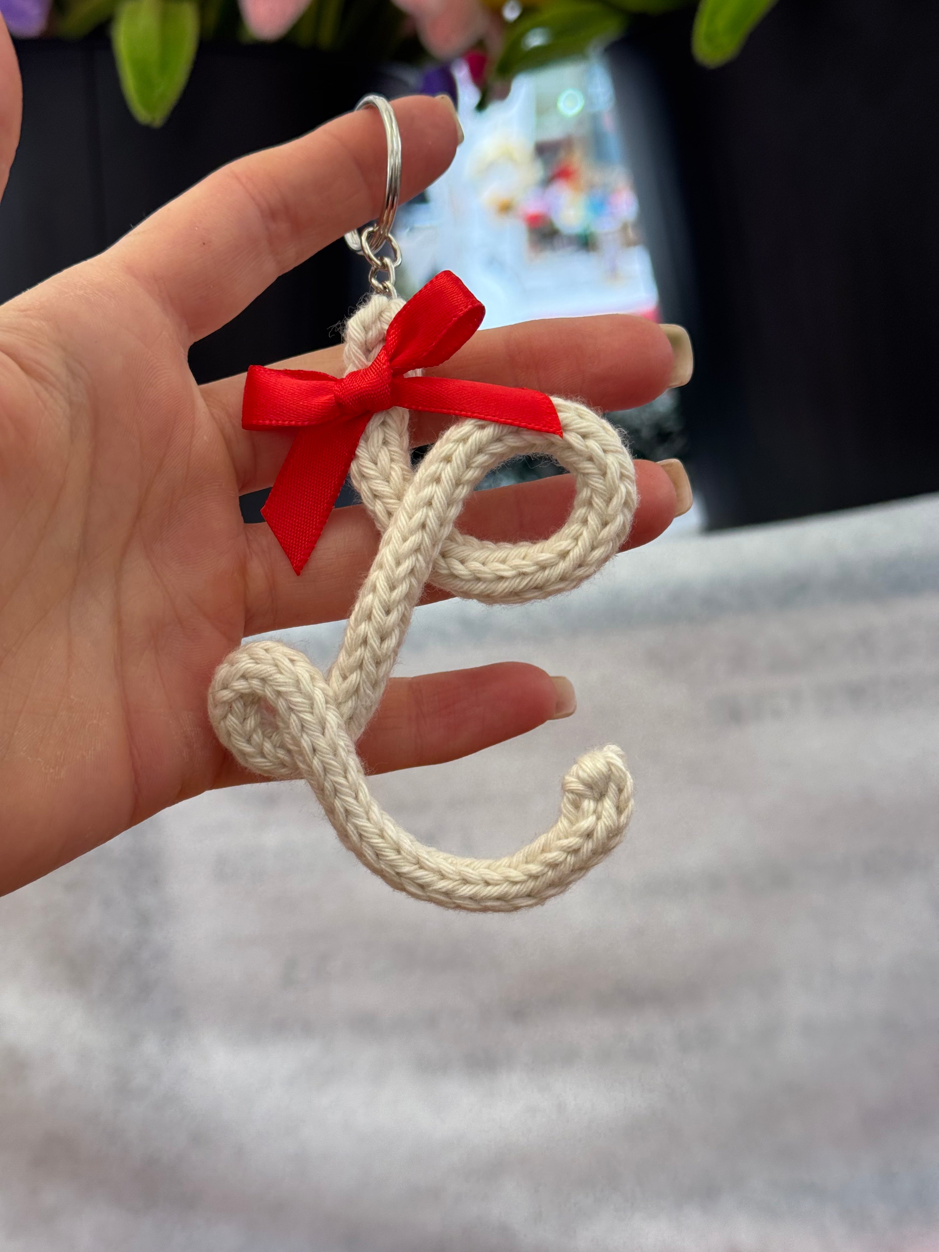 Portachiavi Lettera con Tricotin | Fatto a mano idea Regalo Natale