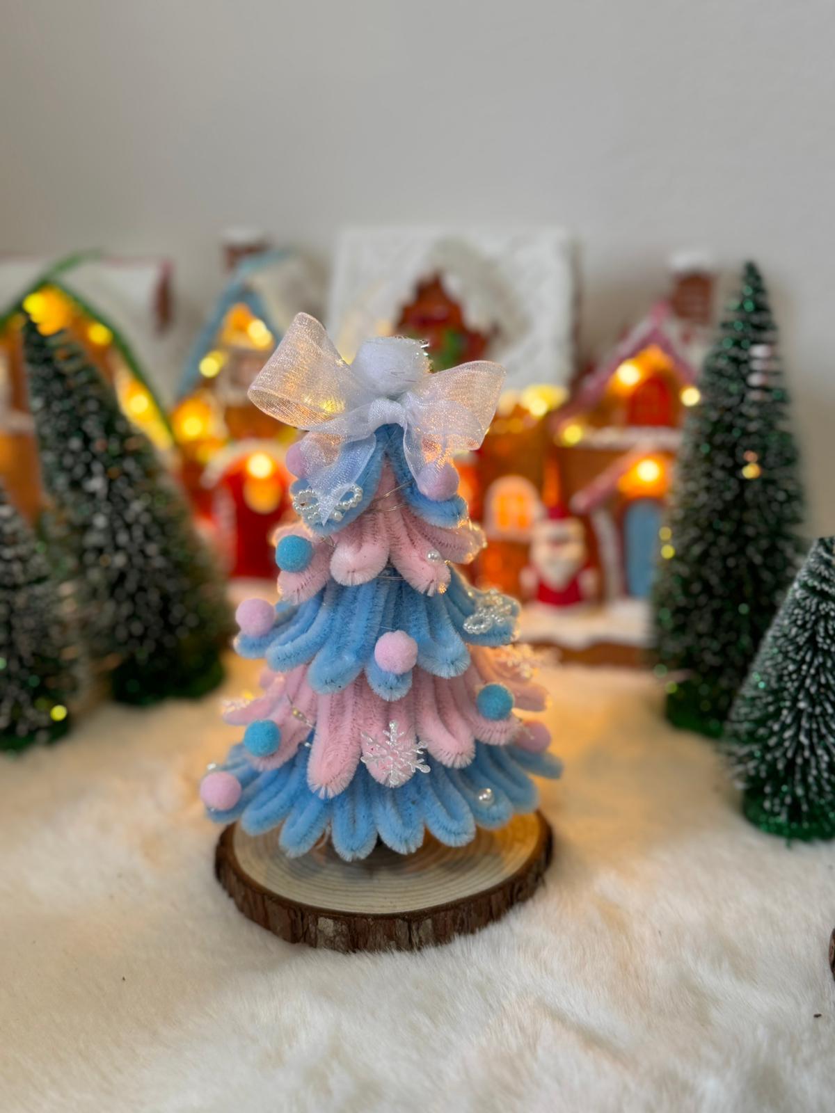 Mini albero di Natale artigianale fatto a mano da Made By Hand Italia, decorazione sostenibile